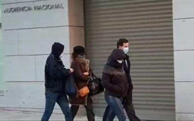 Gemma Alcalá junto a otros dos detenidos en la operación de Anticorrupción, salieron en libertad en 2020. Gemma Alcalá junto a otros dos detenidos en la operación de Anticorrupción, salieron en libertad en 2020.