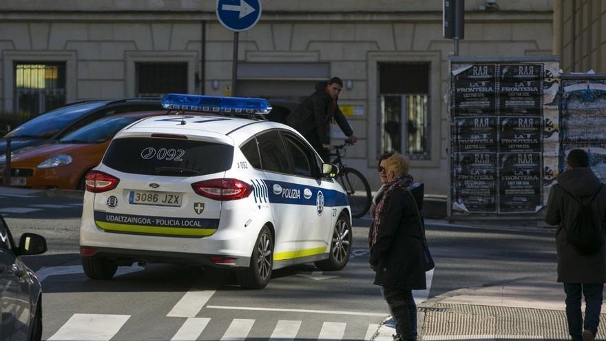 Coche patrulla de la Policía Local de Vitoria.