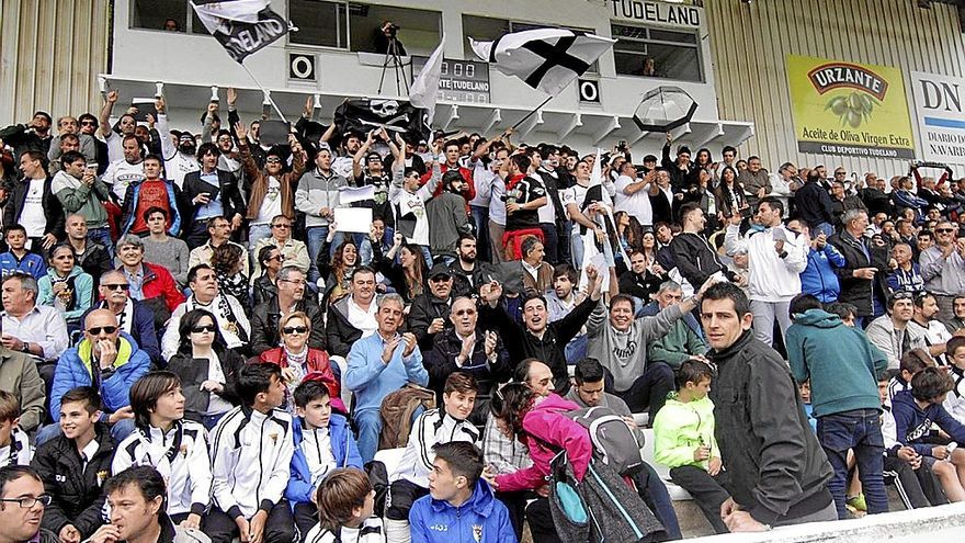 Una imagen de la afición del Tudelano en una elimintaroia de 2016 contra el Hércules.