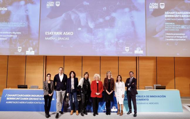 La diputada foral de Políticas Sociales, Maite Peña, junto a Rakel San Sebastián, directora de Adinberri, en la presentación del proceso de compra pública tuvo lugar en noviembre. Foto: N.G. La diputada foral de Políticas Sociales, Maite Peña, junto a Rakel San Sebastián, directora de Adinberri, en la presentación del proceso de compra pública tuvo lugar en noviembre. Foto: N.G.