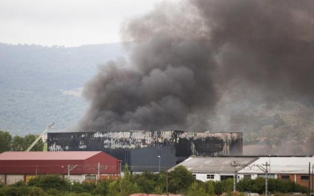 Panorámica de la humareda del incendio de 2018.