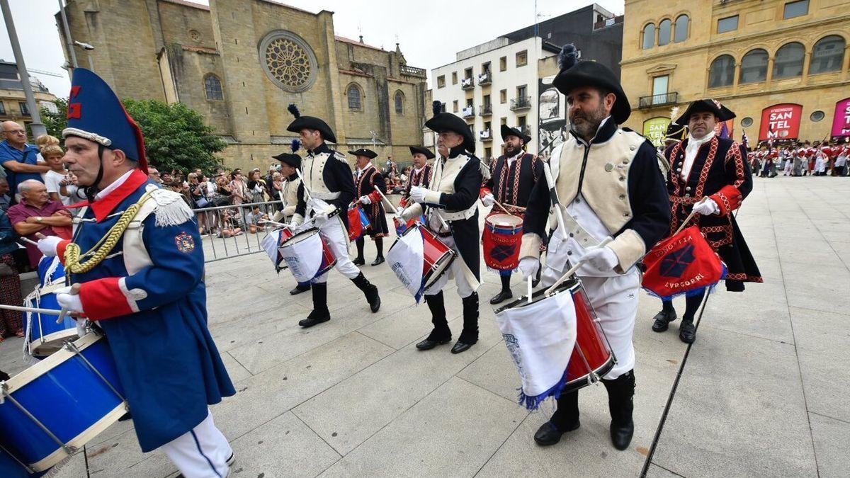 Salida del desfile del 31 de Agosto en Donostia