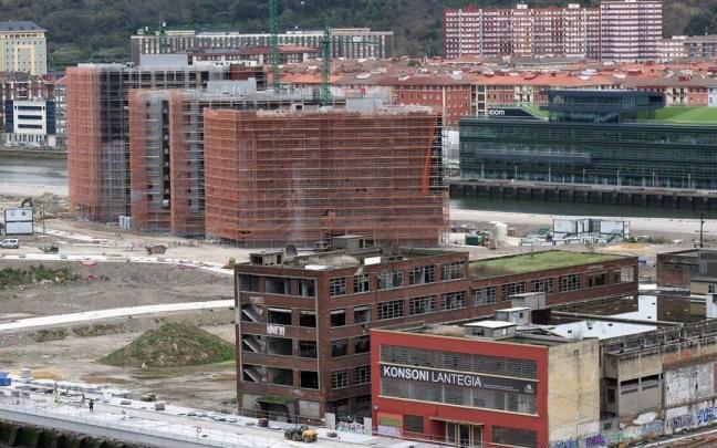 Los viejos edificios, en primer término, albergarán nuevas empresas tras su próxima restauración.