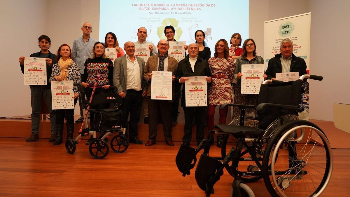 Responsables de las entidades colaboradoras en la recogida esta mañana en la presentación de la campaña de recogida