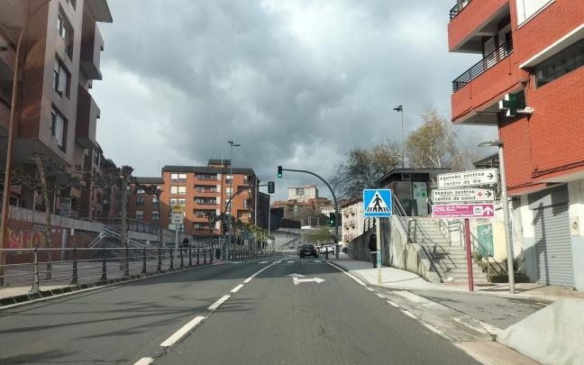 Ortuella se encuentra dividido por la N634.