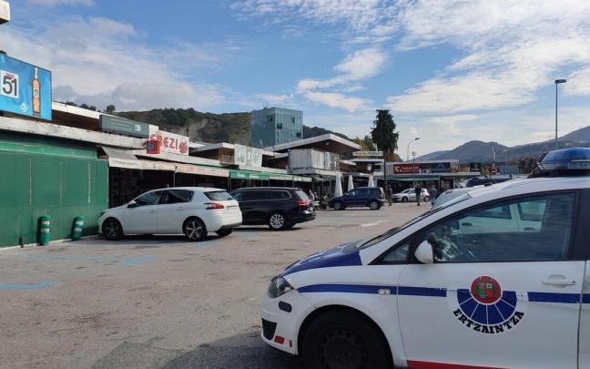 Ertzaintza en Irun, donde fue detenido el implicado Ertzaintza en Irun, donde fue detenido el implicado