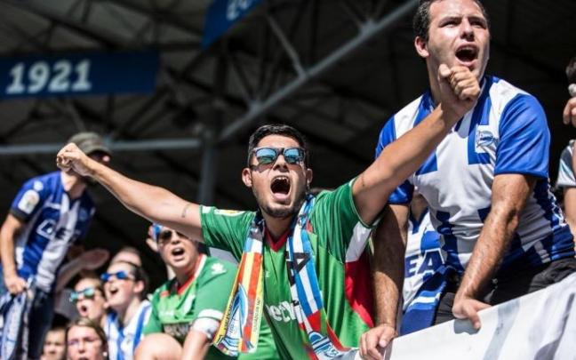Afición del Alavés.