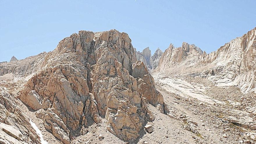 Mount Whitney California es el pico mas alto de Estados Unidos.