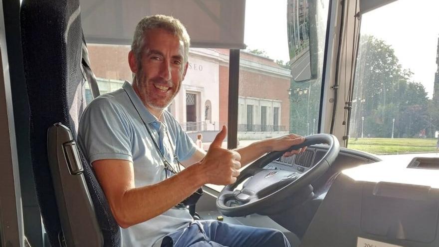 Compagina el deporte con su trabajo de conductor de autobús.