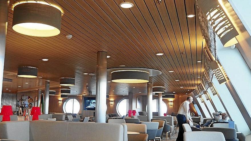 La sala ‘lounge’, en la que se disfruta de comida y bebida a cualquier hora.