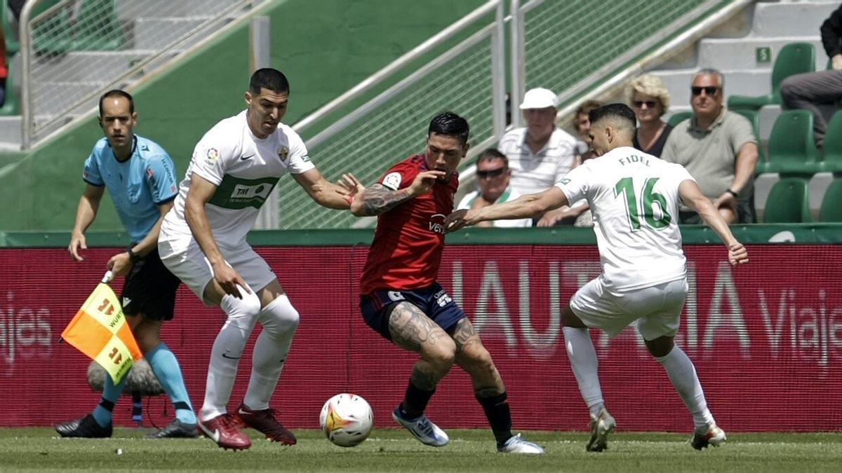 Lance del Elche-Osasuna de la temporada pasada en el Martínez Valero.