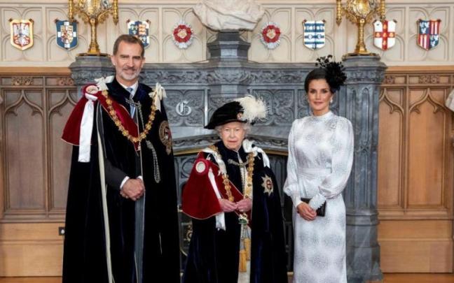 Felipe VI y la reina Letizia junto a la monarca inglesa, Isabel II. Felipe VI y la reina Letizia junto a la monarca inglesa, Isabel II.