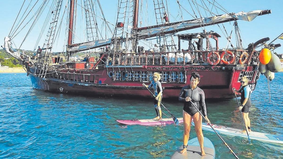 Practicando paddle surf en la costa vizcaína.