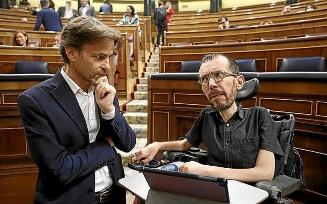 El presidente de Unidas Podemos en el Congreso, Jaume Asens, junto a Pablo Echenique. El presidente de Unidas Podemos en el Congreso, Jaume Asens, junto a Pablo Echenique.