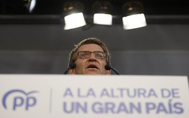 El presidente del PP, Alberto Núñez Feijóo, durante su declaración institucional