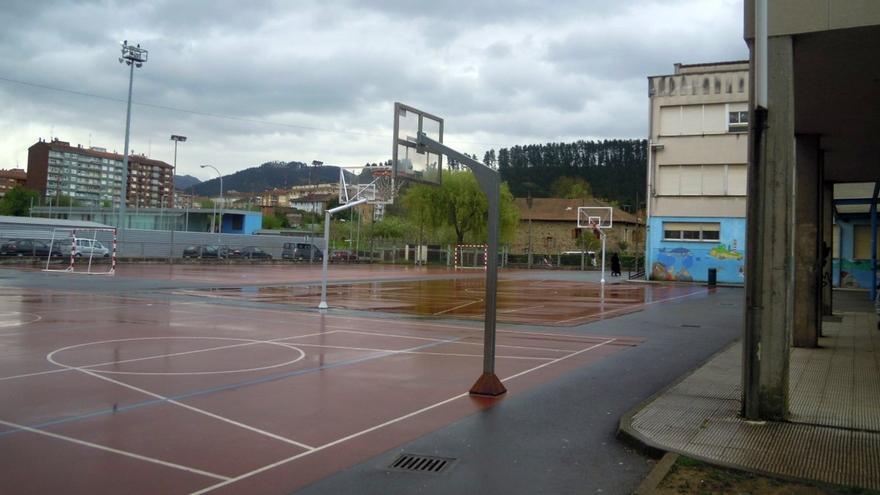 Las cuentas contemplan una cubierta en el colegio Unkina.