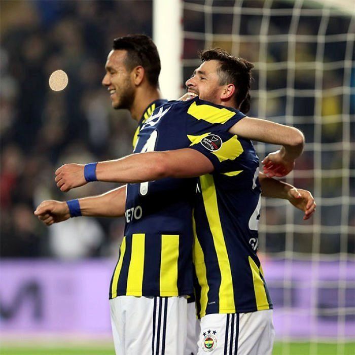 Un abrazo que hay que mirar dos veces para entenderlo.