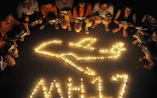 Homenaje al avión MH17 derribado por un misil en Ucrania. Homenaje al avión MH17 derribado por un misil en Ucrania.