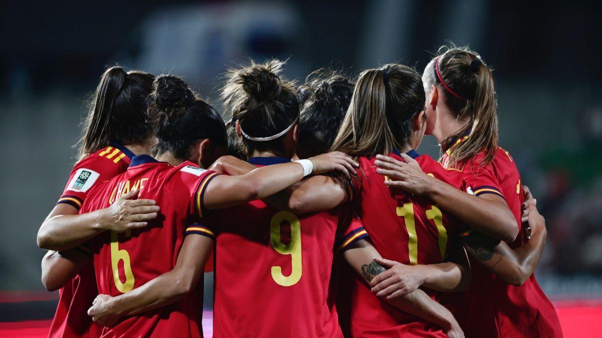 Jugadoras de la selección celebrando un gol en un reciente partido.