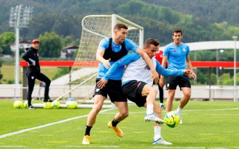 Óscar De Marcos durante un entrenamiento en Lezama. Óscar De Marcos durante un entrenamiento en Lezama.