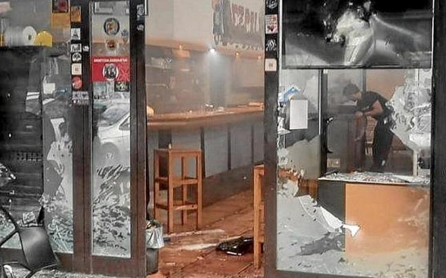 As&iacute; qued&oacute; el bar Ezpala tras el ataque.