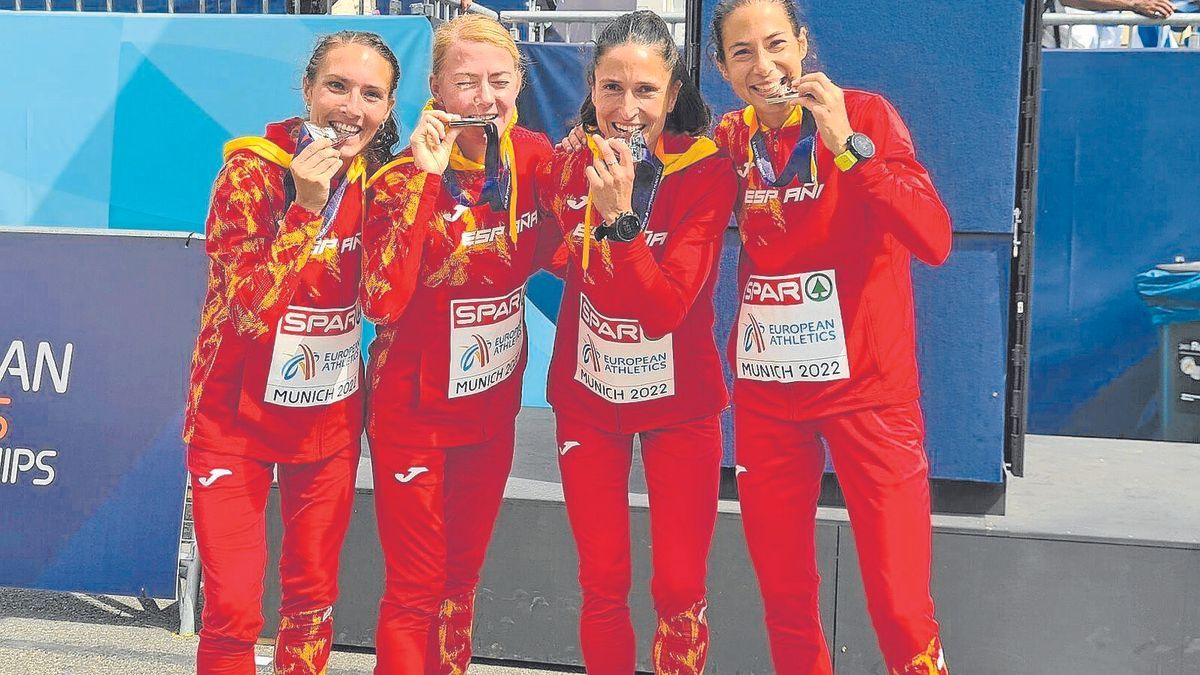 De izquierda a derecha, Laura Méndez, Irene Pelayo, la alavesa Elena Loyo y Marta Galimany. | FOTO: RFEA