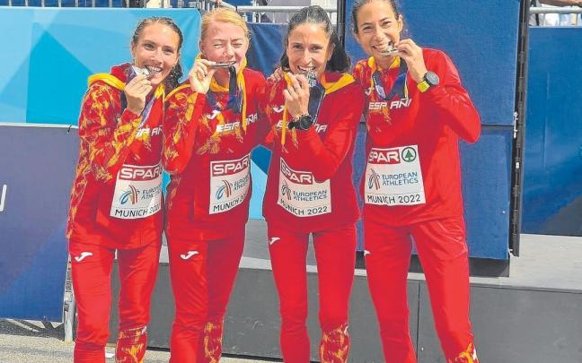 De izquierda a derecha, Laura Méndez, Irene Pelayo, la alavesa Elena Loyo y Marta Galimany. | FOTO: RFEA