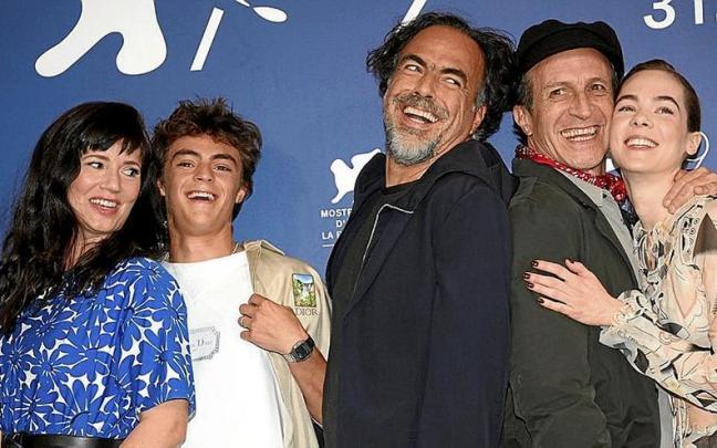 Griselda Siciliani, Iker S. Solano, Alejandro González Iñárritu, Daniel Giménez Cacho y Ximena Lamadrid.
