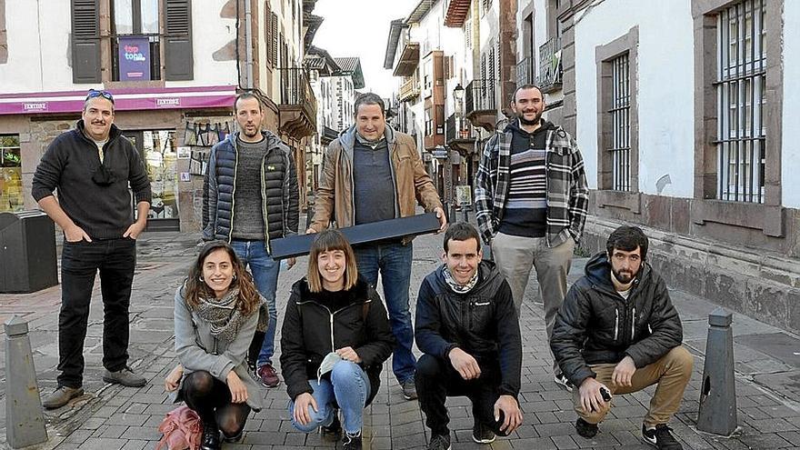 Alcalde y kargodunes de Elizondo, que terminan en breve el período de dos años.