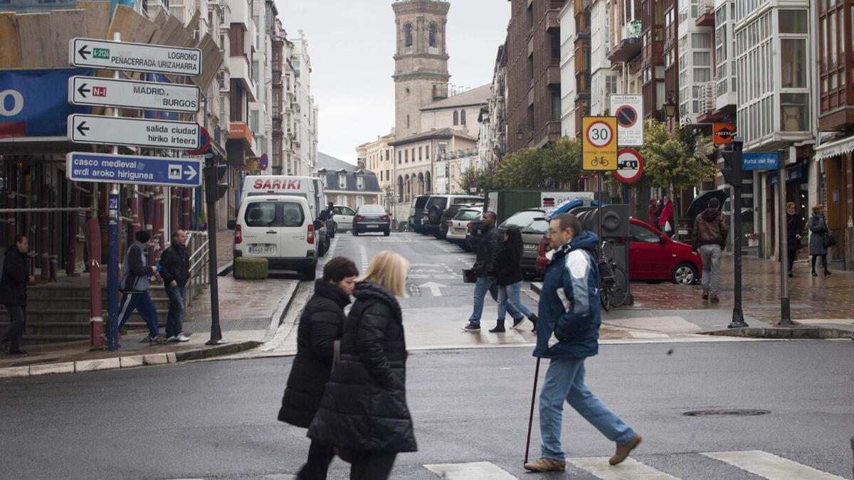 El giro a Portal del Rey desde la calle Francia, quedará prohibido por las obras desde el lunes