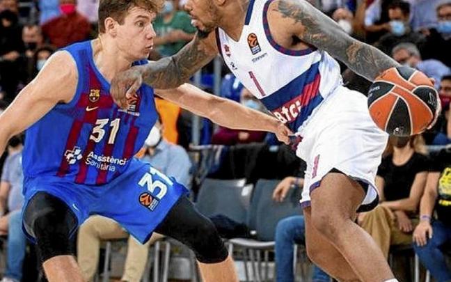 Peters se mide a Jokubaitis durante el encuentro de ayer. Foto: Baskonia