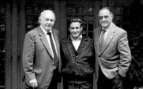 A raíz de su marcaje, 'Primi' y Alfredo Di Stéfano se hicieron muy amigos. De izda. a dcha.: Alfredo Di Stéfano, 'Primi' y Antonio Ruiz (ex jugador del Real Madrid). Foto: Archivo familia Ruiz Bujanda A raíz de su marcaje, 'Primi' y Alfredo Di Stéfano se hicieron muy amigos. De izda. a dcha.: Alfredo Di Stéfano, 'Primi' y Antonio Ruiz (ex jugador del Real Madrid). Foto: Archivo familia Ruiz Bujanda