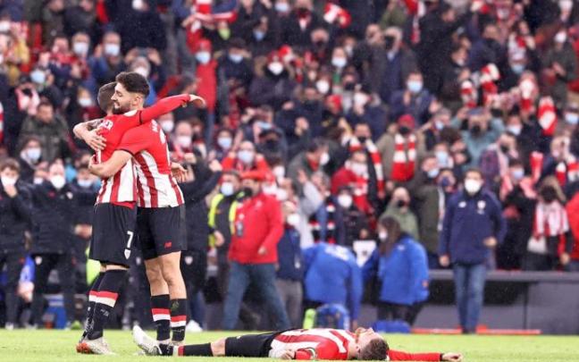 La comunión fue total entre jugadores y afición durante toda la eliminatoria, con el punto álgido del final del encuentro.