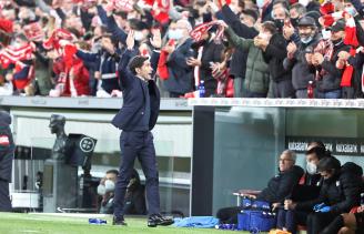 Marcelino celebra uno de los goles a la Real.