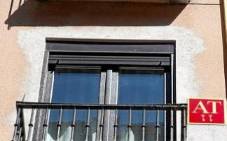 Imagen de un cartel de apartamento en el Casco Viejo. Imagen de un cartel de apartamento en el Casco Viejo.