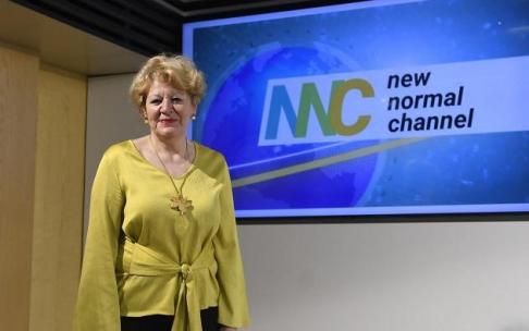 Ana del Val, diputada de Cultura, presenta la iniciativa.