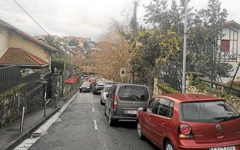 Donostia: Denuncian atascos en Calzada Vieja de Ategorrieta Donostia: Denuncian atascos en Calzada Vieja de Ategorrieta