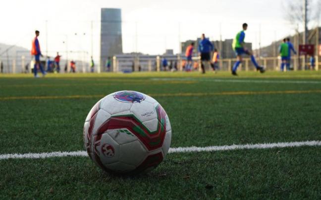 Debido a que el deporte escolar es "competencia exclusiva de las diputaciones forales", la Diputación vizcaina ha decidido "sumarse a la recomendación del departamento de salud". Debido a que el deporte escolar es "competencia exclusiva de las diputaciones forales", la Diputación vizcaina ha decidido "sumarse a la recomendación del departamento de salud".