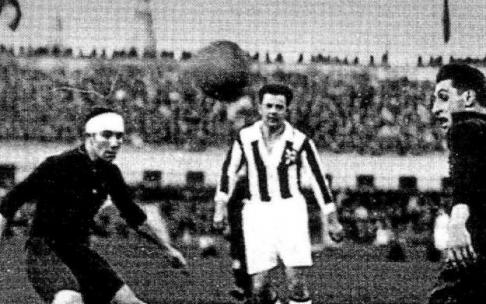 Quincoces (izda.) y Ciriaco (dcha.) fueron los primeros defensas que se fueron del Alavés. Seguirían sus pasos 'Deva' y 'Euskalduna' (Sevilla), José Arana (Barcelona) y Pepe Mardones (Real Madrid, tras un breve paso por el CD Logroño).