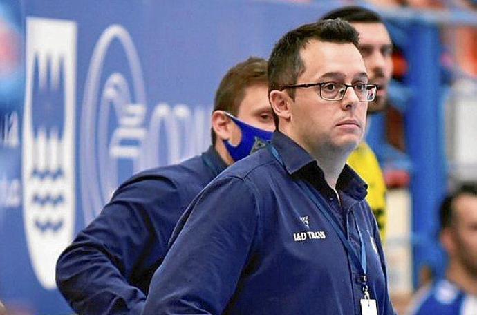 Jacobo Cuétara, entrenador del Bidasoa Irun. Foto: Arnaitz Rubio