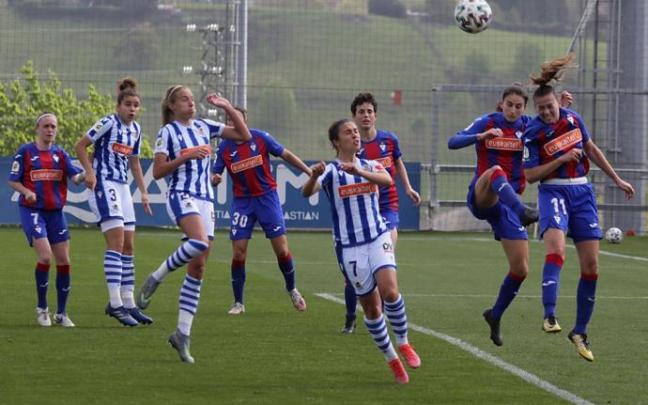 Real y Eibar jugaron en Zubieta un derbi que cambió el rumbo sus trayectorias