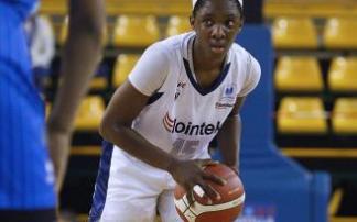 Lashann Higgs tuvo que bregar en inferioridad ayer jueves en Salamanca.