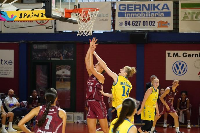 Melisa Brcaninovic sufrió ayer miércoles en el juego interior.