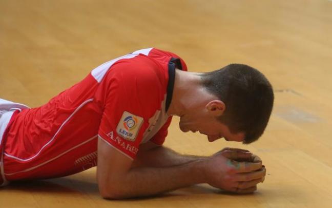 Beñat Rezusta lamenta un error.