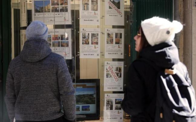 Entre abril y junio de este año en Euskadi se practicaron un total de 253 lanzamientos hipotecarios o desahucios Entre abril y junio de este año en Euskadi se practicaron un total de 253 lanzamientos hipotecarios o desahucios