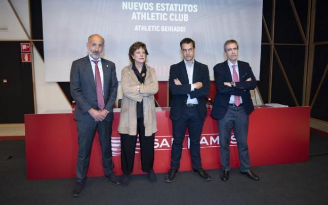 Ana Urquijo, Josu Arteta, Gorka Cubes y el presidente del Athletic Club, Aitor Elizegi.