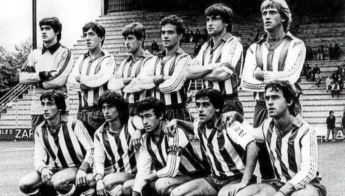 Pretemporada 1981-82. Mendizorroza. De pie (izda. a dcha.): Garmendia,Galarraga, ‘Gregori’, Urdazi, Larrañaga y Astarbe. Agachados: Kepa Besga, ‘Chechu’, Sánchez Martín, Gómez de Segura y Guevara.