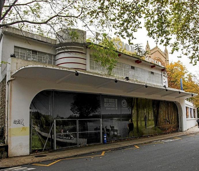 Histórico edificio de Goya situado en Cadena y Eleta. Foto: Jorge Muñoz