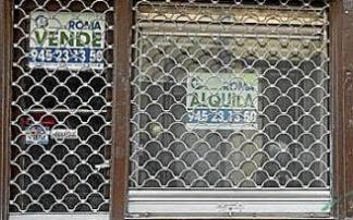 Tienda cerrada en Correría.