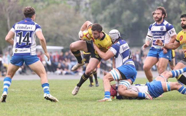 Imagen del duelo entre el Getxo y el Pasek Belenos disputado en Fadura. Imagen del duelo entre el Getxo y el Pasek Belenos disputado en Fadura.